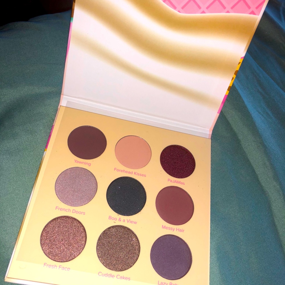 Beauty Bakerie Eyeshadow Palette